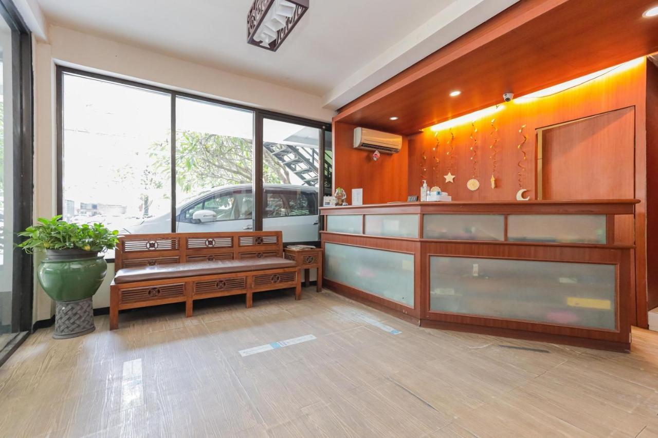 Hotel Jawa Surabaya Exteriör bild