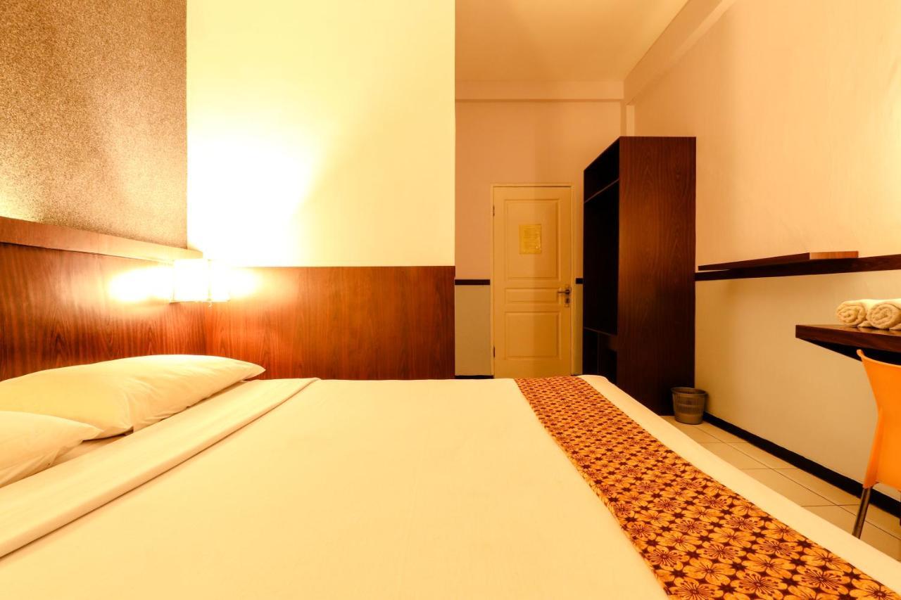 Hotel Jawa Surabaya Exteriör bild