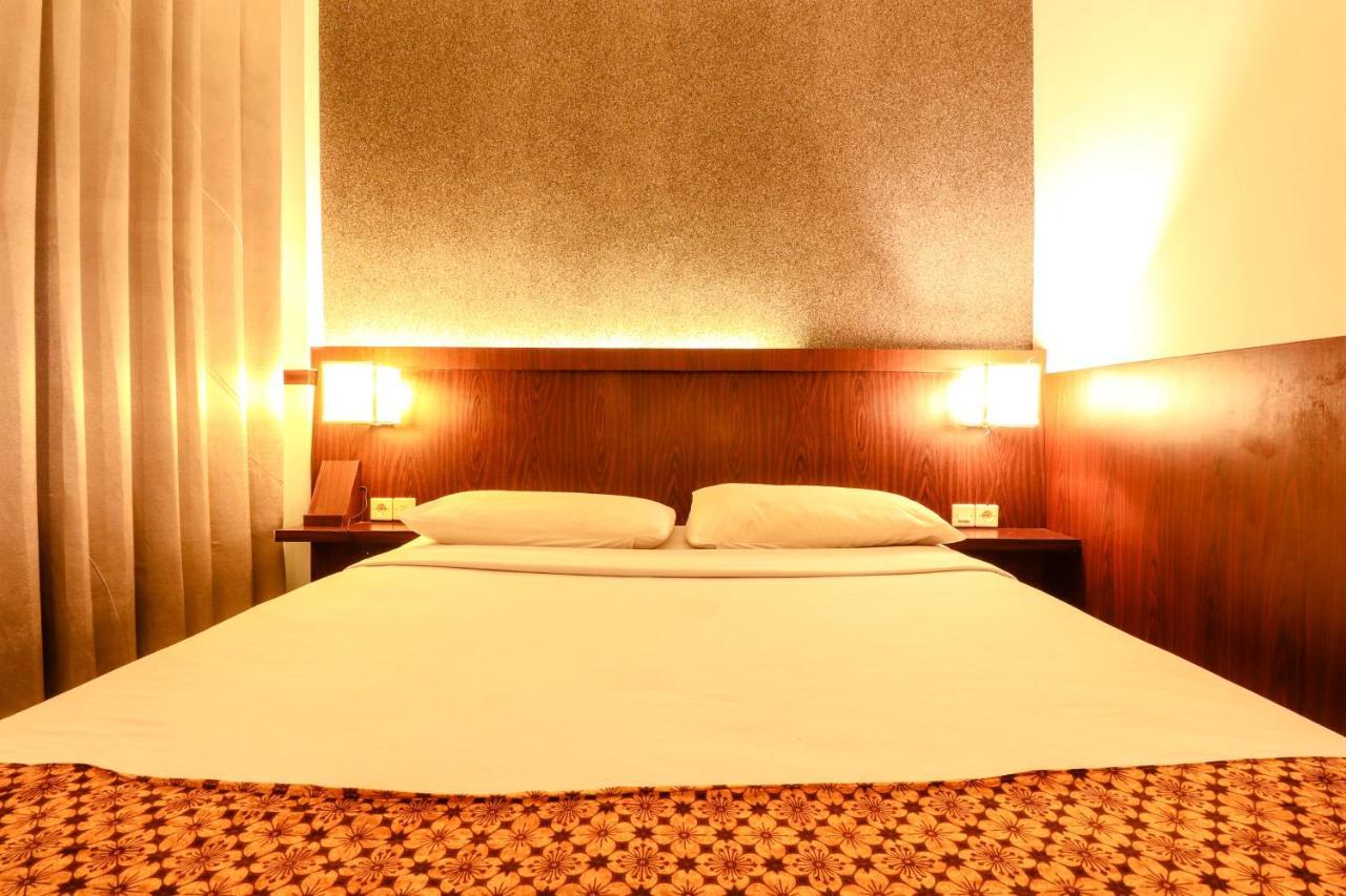 Hotel Jawa Surabaya Exteriör bild