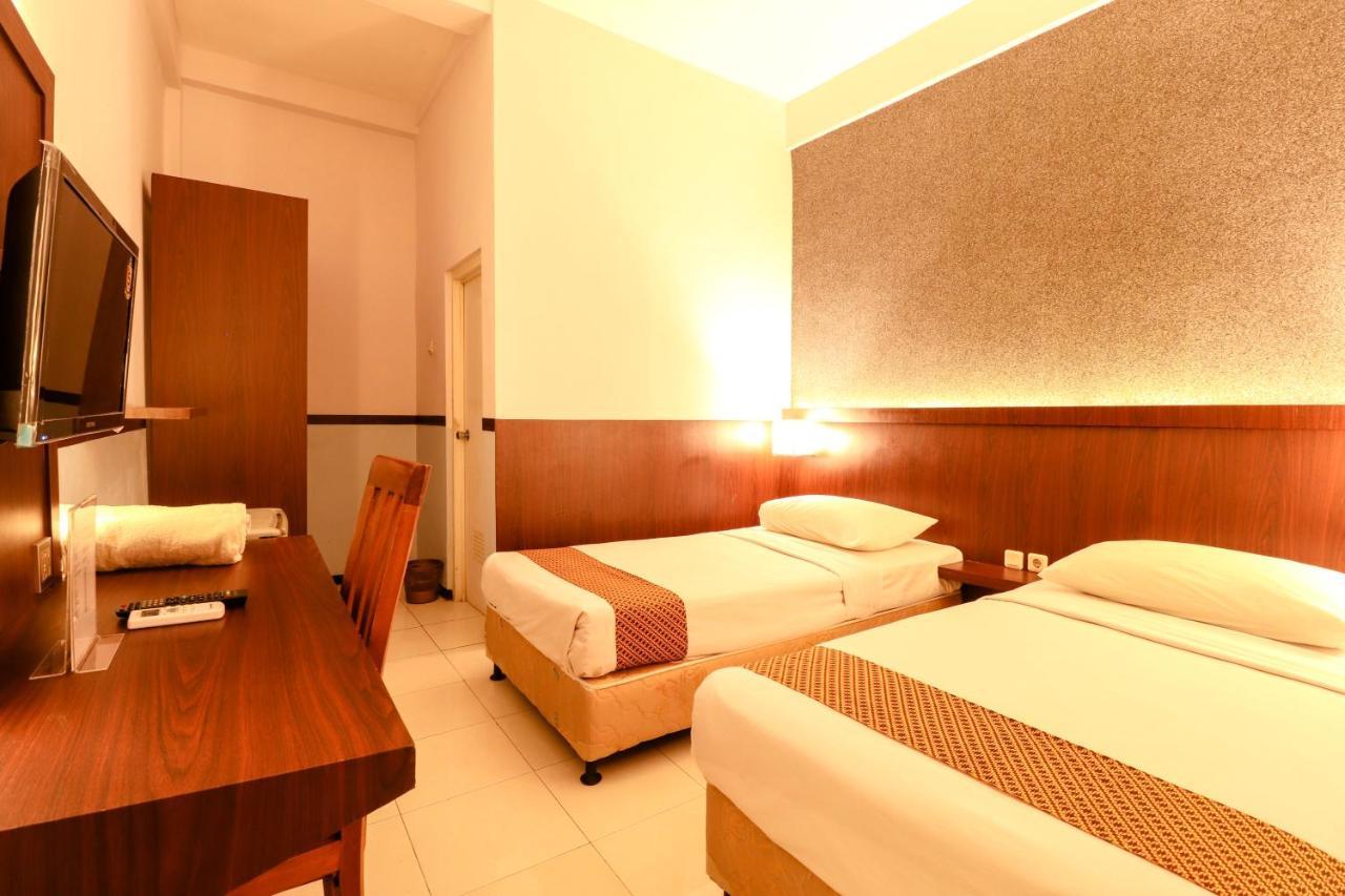 Hotel Jawa Surabaya Exteriör bild