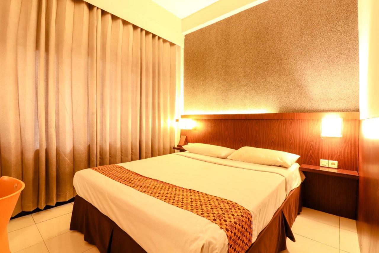 Hotel Jawa Surabaya Exteriör bild
