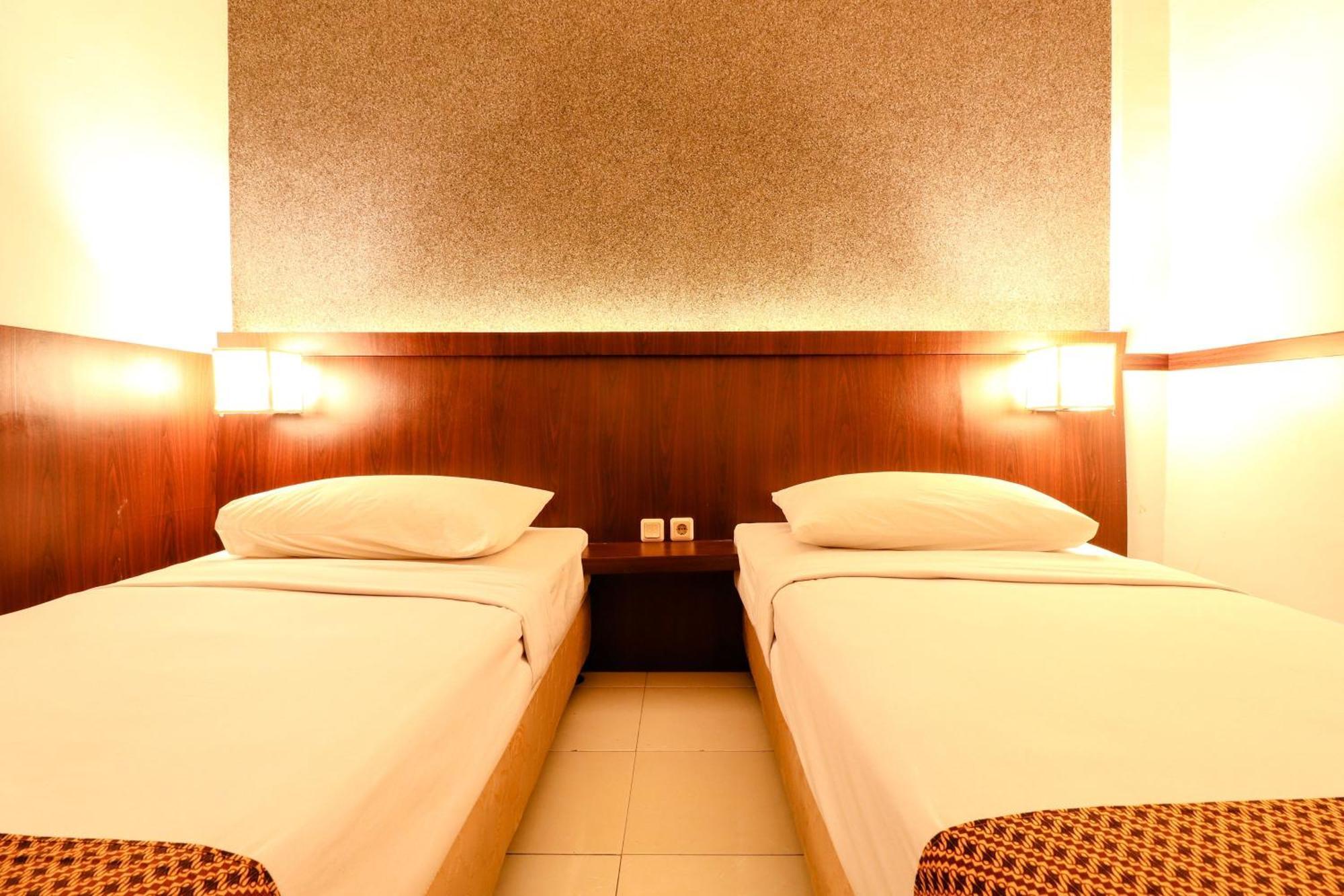Hotel Jawa Surabaya Exteriör bild