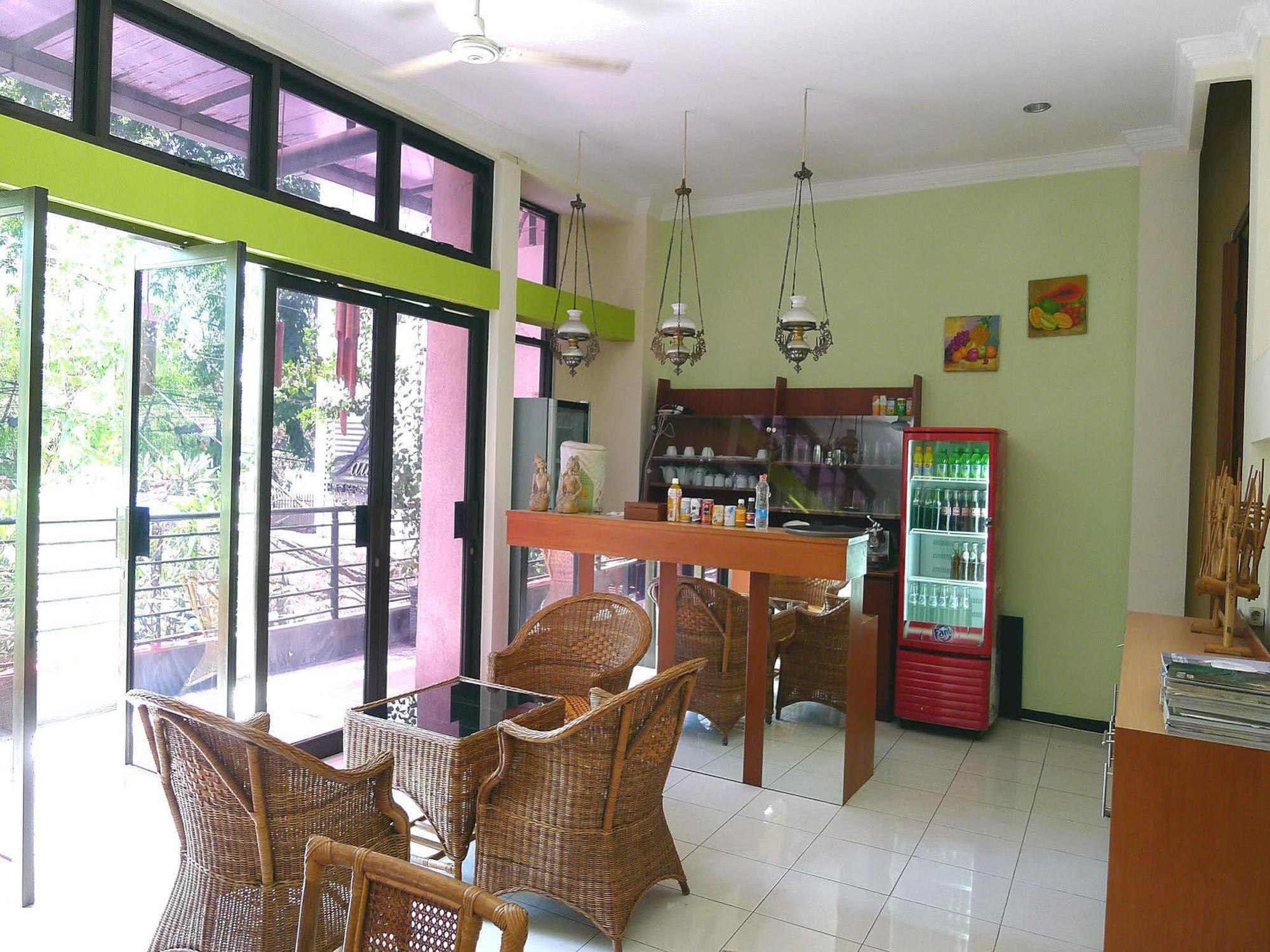 Hotel Jawa Surabaya Exteriör bild