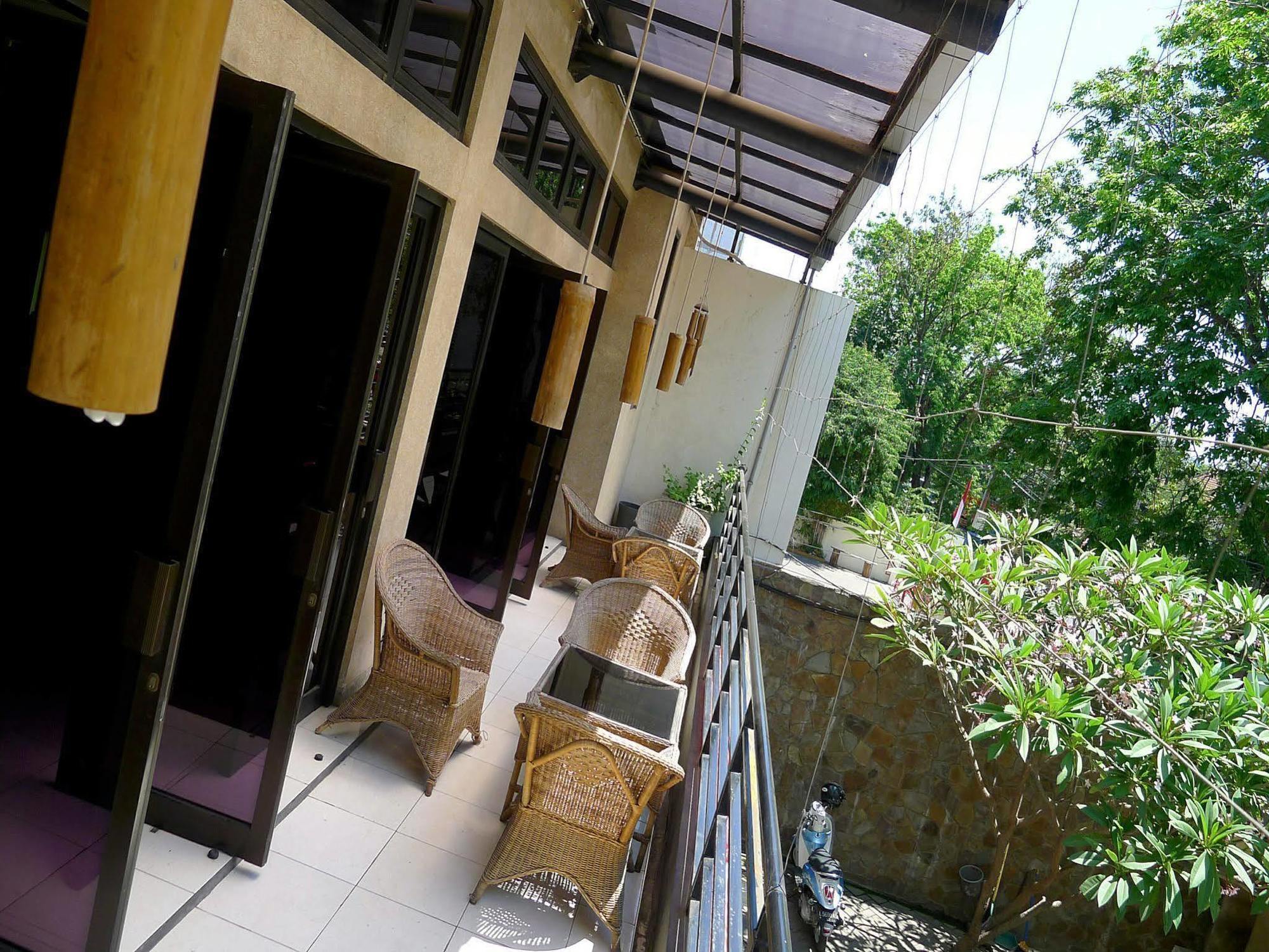 Hotel Jawa Surabaya Exteriör bild